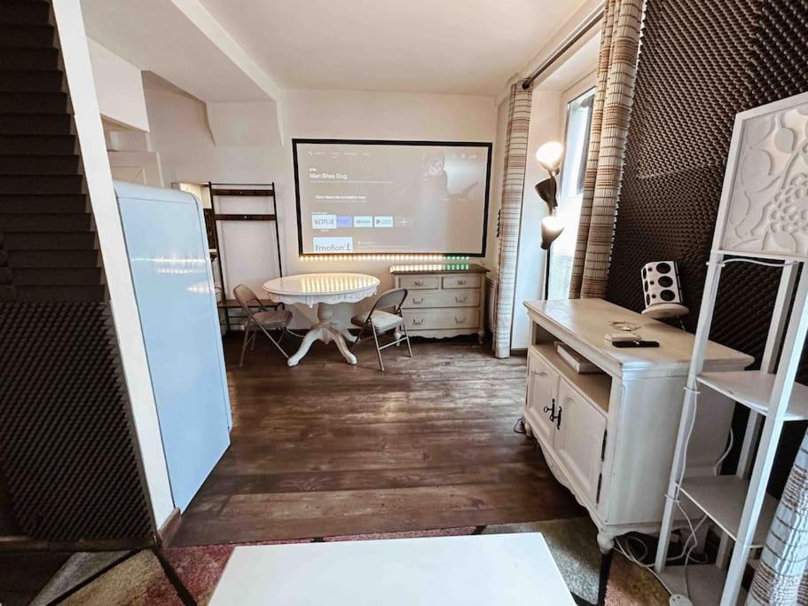 Studio With Home Cinema@Paris Chatelet Luaran gambar